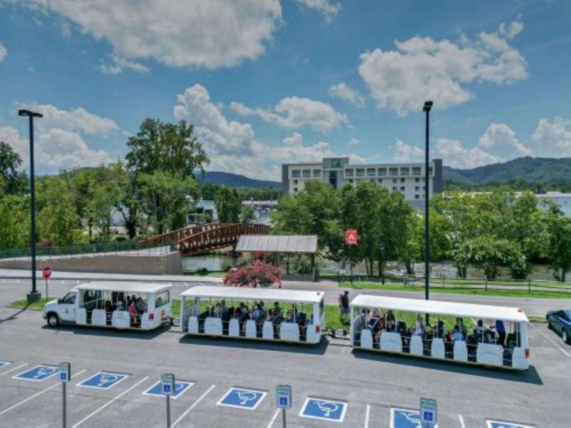 Holiday Inn & Suites Pigeon Forge Convention Center, An Ihg Hotel Exterior photo